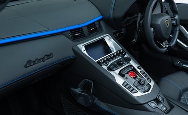Lamborghini Aventador S LP 740-4 ROADSTER 20
