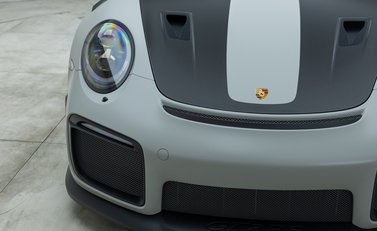 Porsche 911 GT2 RS (991) 29