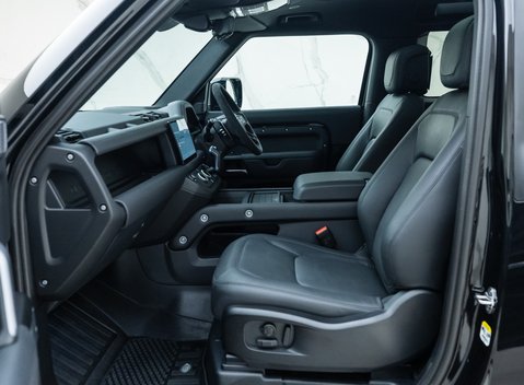 Land Rover Defender 90 V8 14