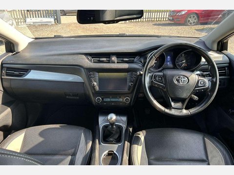 Toyota Avensis 1.6 D-4D Business Edition Plus Touring Sports Euro 6 (s/s) 5dr 10