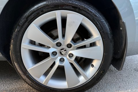 Skoda Superb SE L TSI DSG - FULL SKODA SERVICE HISTORY 63