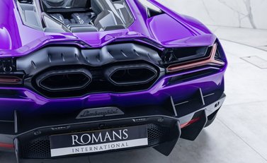 Lamborghini Revuelto 39