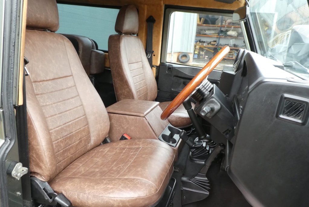 Land Rover Defender 90 HARDTOP HUGE SPEND 4 SEATER WITH SEEKER STYLING BESPOKE BUILD  15