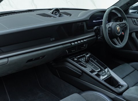 Porsche 911 Carrera 4 GTS (992.2) 20