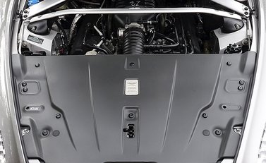 Aston Martin V8 Vantage S 3