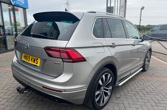 Volkswagen Tiguan R-LINE TECH 2.0 TDI 4MOTION DSG AUTO 9