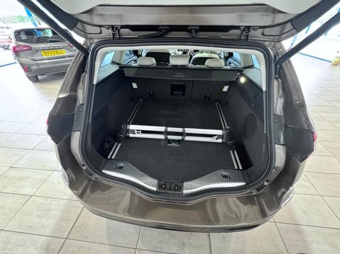 Ford Mondeo 2.0 TDCi Vignale Powershift Euro 6 (s/s) 5dr 40