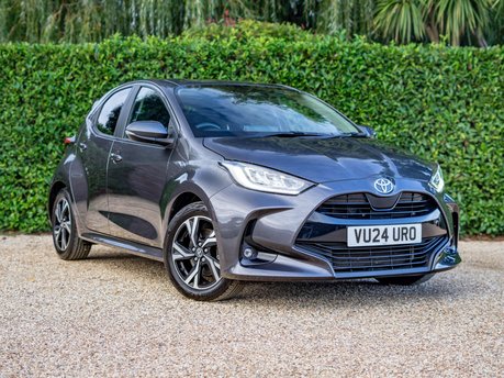 Toyota Yaris 1.5 Yaris Design HEV CVT 5dr