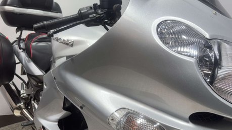 Kawasaki ZZR 2004 ONLY 29K FULL LUGGAGE NEW MOT SERVICED BIG CC TOURER 52