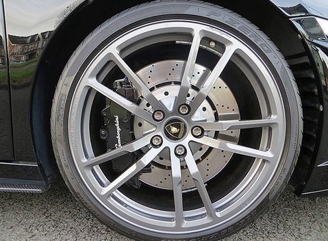 Lamborghini Gallardo LP 570-4 Performante Spyder 7