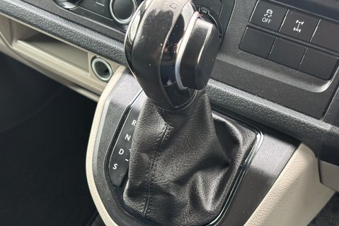 Volkswagen Transporter T32 204 ps Tdi Highline 4Motion DSG Panel Van - Factory Diff Lock 37