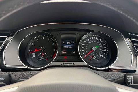 Volkswagen Passat SEL TSI EVO DSG - ONE OWNER - VAT QUALIFYING  37