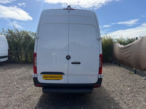 Mercedes-Benz Sprinter 2.0 315 CDI Progressive RWD L3 H2 Euro 6 (s/s) 5dr 7