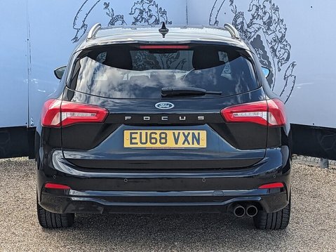 Ford Focus ST-LINE X 8