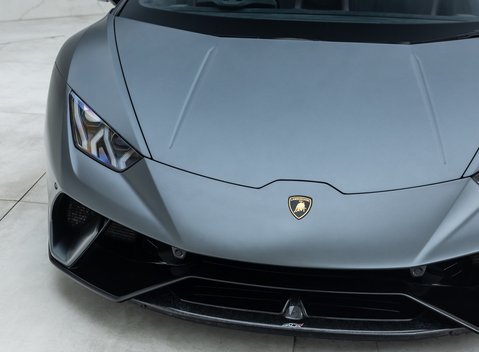 Lamborghini Huracan Spyder LP 640-4 PERFORMANTE 30