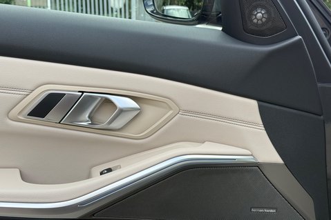 BMW 3 Series 330E M SPORT - OYSTER LEATHER -PRO & TECH PACKS - H/K -HUD - SUNROOF 28