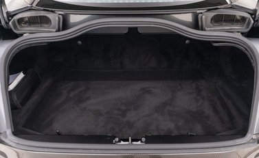 Aston Martin DBS Superleggera 29