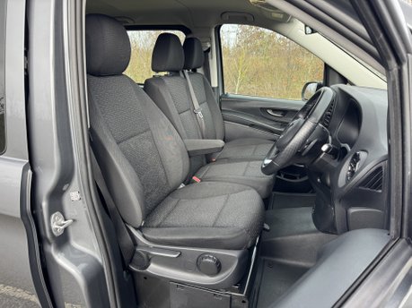 Mercedes-Benz eVito 100 KWH Tourer Pro L2 Auto Electric 9 SEATER/LWB/PARKTRONIC/VAT Q 3