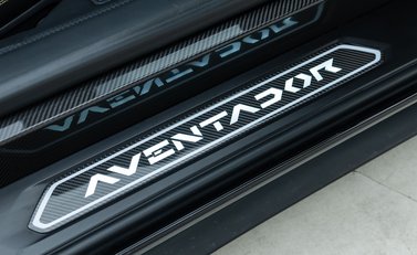 Lamborghini Aventador S LP 740-4 ROADSTER 24