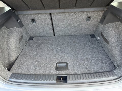 SEAT Arona TDI SE 1 OWNER 39
