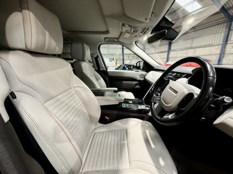 Land Rover Discovery SDV6 HSE LUXURY 8