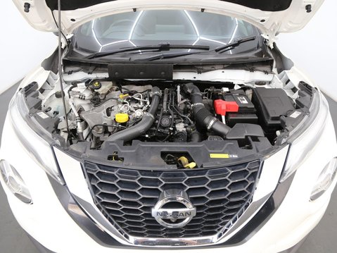 Nissan Juke 1.0 DIG-T Tekna Euro 6 (s/s) 5dr 28