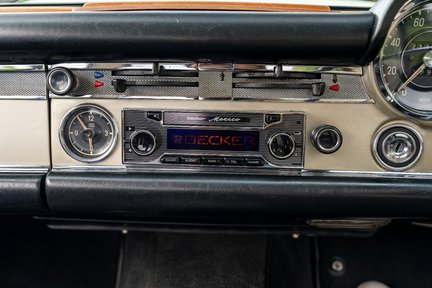 Mercedes-Benz SL 250 SL Pagoda RESTORED 16