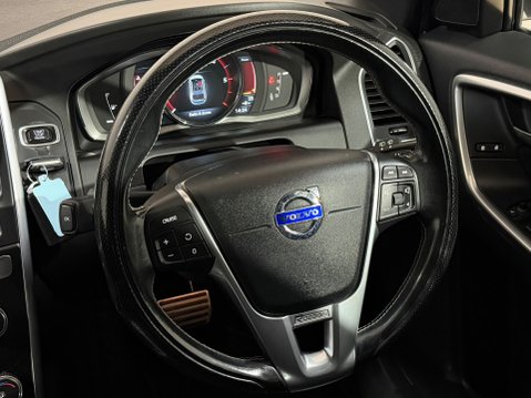 Volvo XC60 D4 R-DESIGN AWD 13