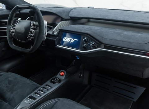 Ford GT Carbon Series 22