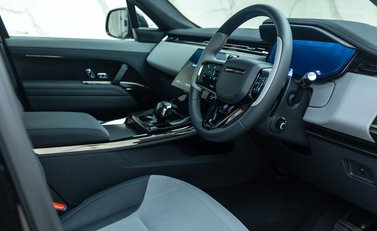 Land Rover Range Rover Sport P635 SV EDITION ONE 11