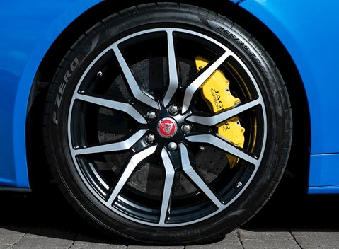 Jaguar F-Type SVR Convertible 10