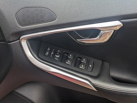 Volvo V40 D2 R-DESIGN PRO 20