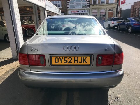 Audi A8 QUATTRO 12