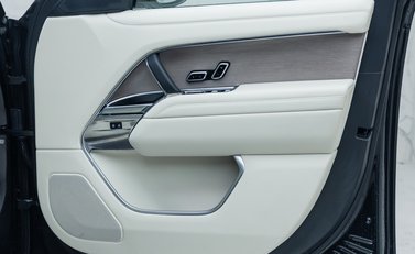 Land Rover Range Rover P530 FIRST EDITION LWB 29