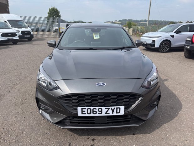 Ford Focus ST-LINE 2