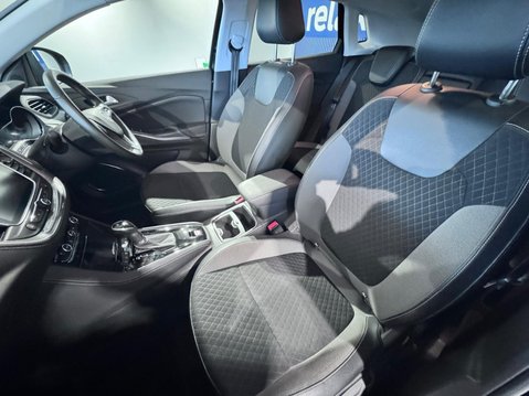 Vauxhall Grandland X 1.2 Turbo Sport Nav Auto Euro 6 (s/s) 5dr 32