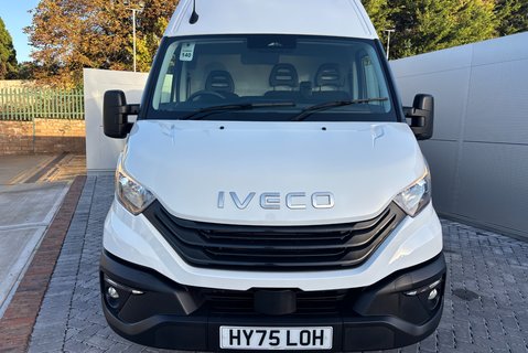 Iveco Daily 35S14V 3520L Business Hi-Matic Panel Van 11