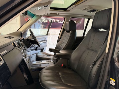 Land Rover Range Rover 4.4 Range Rover Westminster TDV8 Auto 4WD 5dr 32