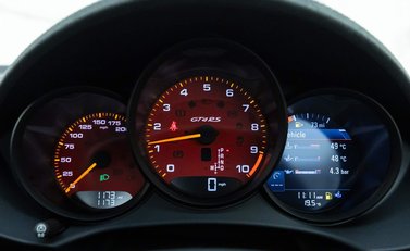Porsche Cayman GT4 RS (718) 17