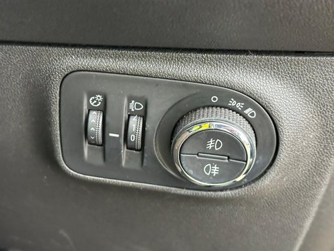 Vauxhall Corsa 1.4i ecoTEC SRi VX Line Nav Black Euro 6 5dr 18