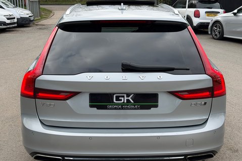 Volvo V90 D5 POWERPULSE INSCRIPTION PRO AWD -PAN ROOF - £6320 OPTIONAL EXTRAS  9