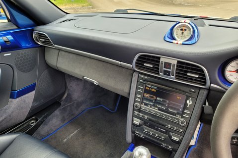 Porsche 911 CARRERA 4S 36