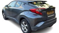 Toyota C-HR 1.8 VVT-h Icon SUV 5dr Petrol Hybrid CVT Euro 6 (s/s) (122 ps) 4