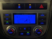 Hyundai SANTA FE 2.2 CRDi Premium Auto 4WD Euro 5 5dr (5 seat) 26