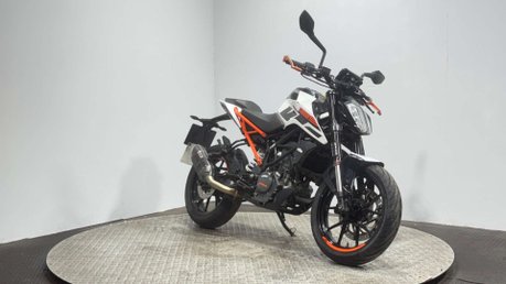KTM Duke 2019 24k SPARE OR REPAIR PROJECT BIKE NAKED 125CC LEARNER BIKE 3