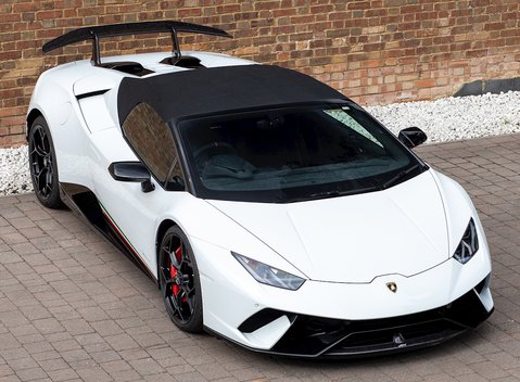 Lamborghini Huracan Spyder LP640-4 Performante 7