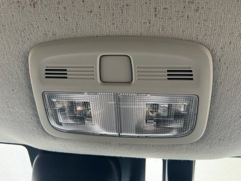 Suzuki Vitara SZ-T MHEV 29