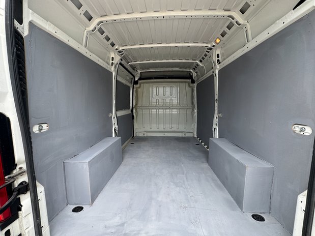 Citroen Relay MWB L2H2 [SOLD CR] Medium Roof Enterprise 35 Air Con Nav Sensors Tow Bar EU 9
