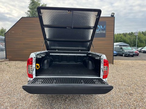 Nissan Navara 2.3 Navara N-Connecta dCi 4WD 5dr 6