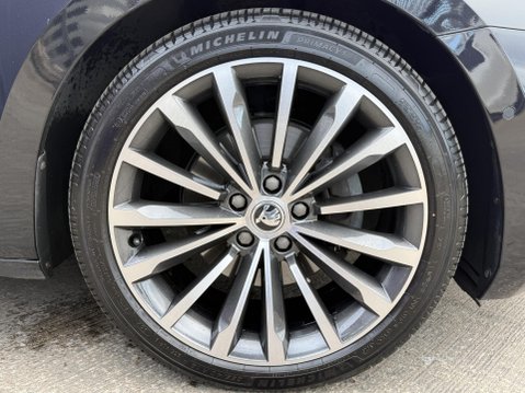 Skoda Superb 2.0 TSI Laurin & Klement Hatchback 5dr Petrol DSG Euro 6 (s/s) (190 ps) 14